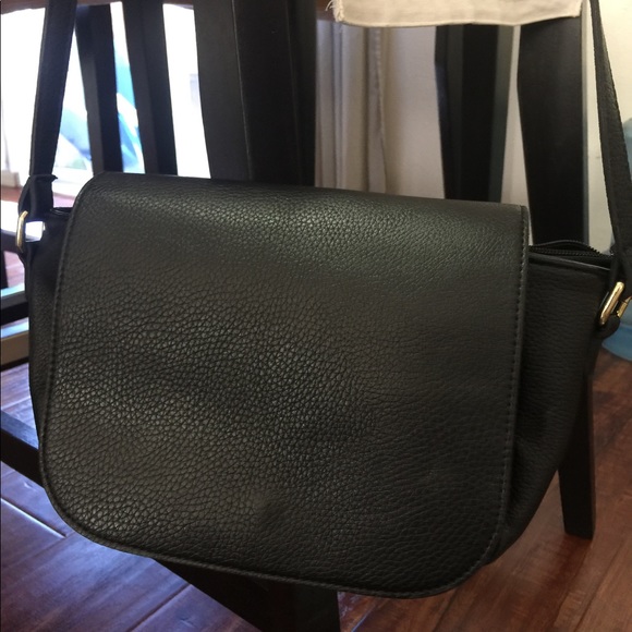 Black cross body purse - Picture 2 of 4